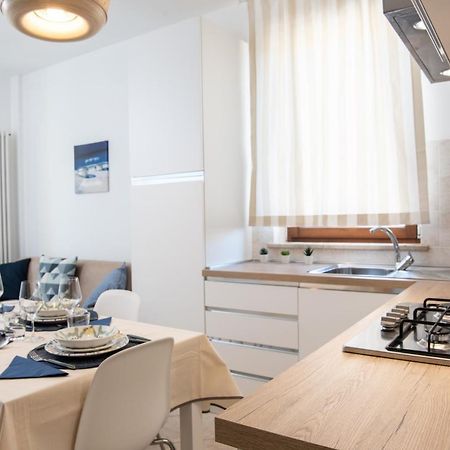 La Perla Blu Lägenhet Porto SantʼElpidio Exteriör bild